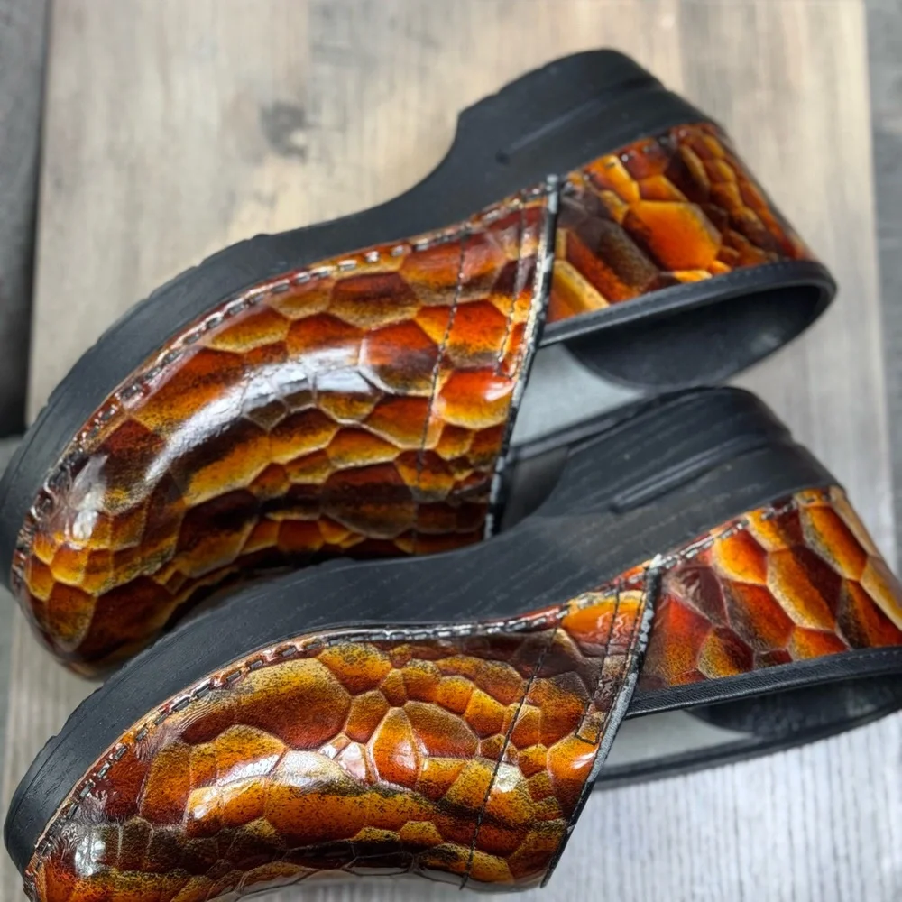 Dansko Professional Leather Clogs Shoes Women’s Size 41 Orange Brown Embossed - Picture 7 of 14